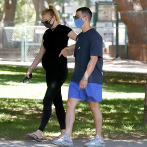 Hot Naked Celeb Sophie Turner 052 pic