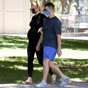 Naked Celebrity Pic Sophie Turner 057 pic