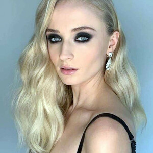 Newest Celebrity Nude Sophie Turner 133 pic
