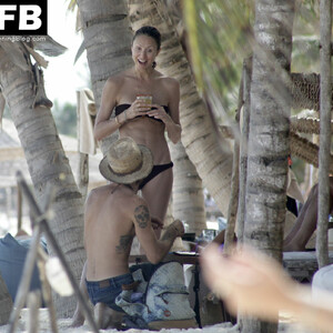 Leaked Celebrity Pic Stacy Keibler 005 pic