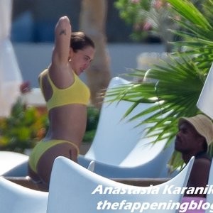 Free nude Celebrity Anastasia Karanikolaou 002 pic