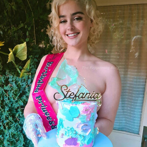 Naked celebrity picture Stefania Ferrario 001 pic