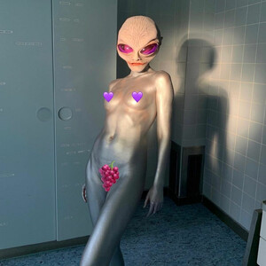 Hot Naked Celeb Stefanie Giesinger 014 pic