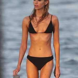 Leaked Celebrity Pic Stella Maxwell 002 pic