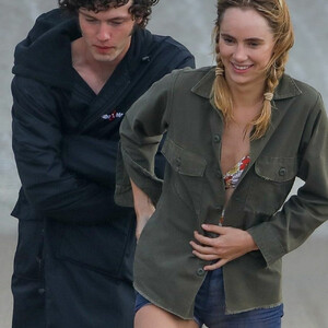 Real Celebrity Nude Suki Waterhouse 012 pic
