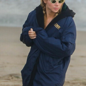 Celebrity Naked Suki Waterhouse 014 pic