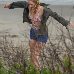 Nude Celeb Suki Waterhouse 024 pic