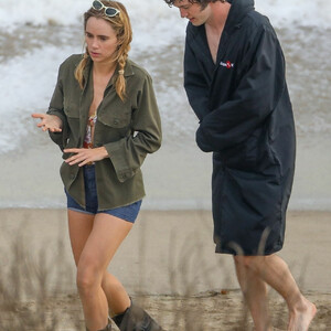 nude celebrities Suki Waterhouse 045 pic