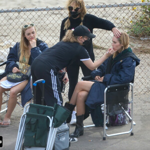 Celebrity Leaked Nude Photo Suki Waterhouse 055 pic