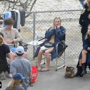 Celeb Naked Suki Waterhouse 059 pic