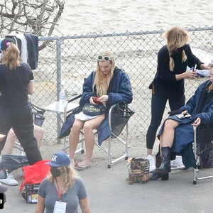 Free nude Celebrity Suki Waterhouse 062 pic
