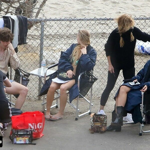 Free Nude Celeb Suki Waterhouse 064 pic