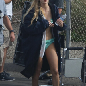 Naked celebrity picture Suki Waterhouse 079 pic
