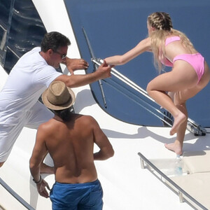 Naked celebrity picture Sydney Sweeney 068 pic
