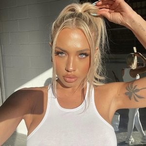 Nude Celebrity Picture Tammy Hembrow 030 pic
