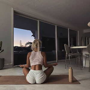 Celebrity Nude Pic Tammy Hembrow 010 pic