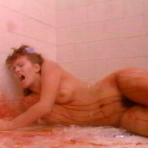 Celeb Nude Tawny Kitaen 027 pic