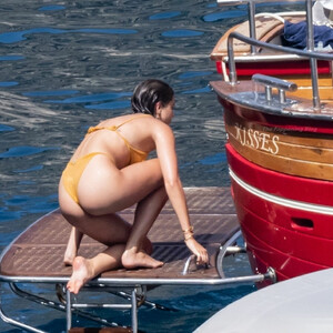 celeb nude Taylor Marie Hill 002 pic
