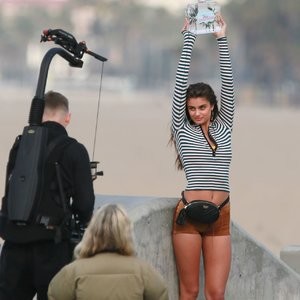 Nude Celeb Pic Taylor Marie Hill 007 pic