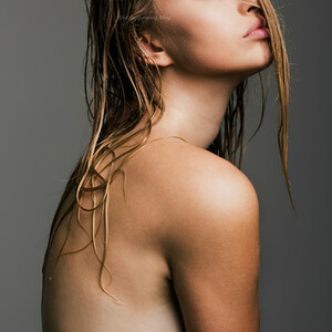 Naked Celebrity Taylor Justine Howard 002 pic