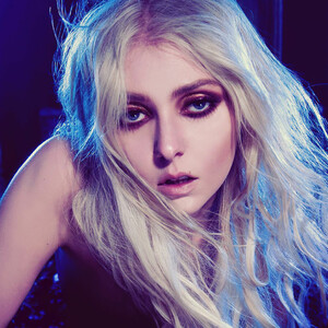 Taylor Momsen Poses Naked For Her New Album (10 Photos) - Leaked Nudes