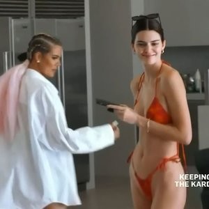 The Kardashian Clan Show Off Their Stunning Figures as They Hit Palm Springs on Latest Episode of KUWTK (27 Photos) – Leaked Nudes