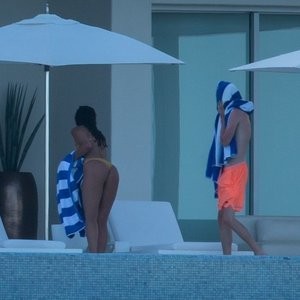 Timothee Chalamet & Eiza Gonzalez Turn Up the Heat During VERY Steamy PDA Session in Their Pool (52 Photos) - Leaked Nudes