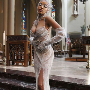 Tinashe Shows Off Her Boobs in Church (10 Photos) – Leaked Nudes