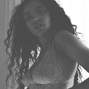 Tinashe Shows Off Her Sexy Figure (4 Photos) - Leaked Nudes