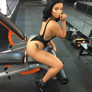 Naked celebrity picture Tommie Lee 029 pic