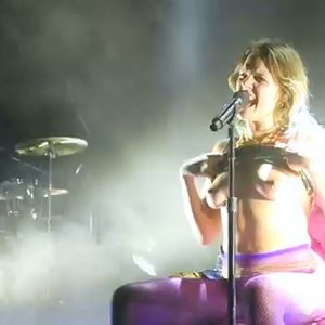 Tove Lo Goes Topless on Stage in Canada (5 Photos) - Leaked Nudes
