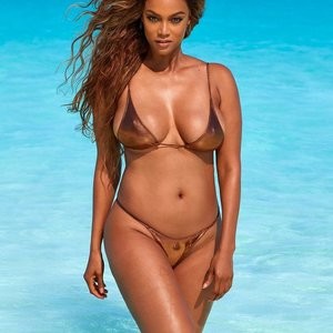 Leaked Celebrity Pic Tyra Banks 017 pic