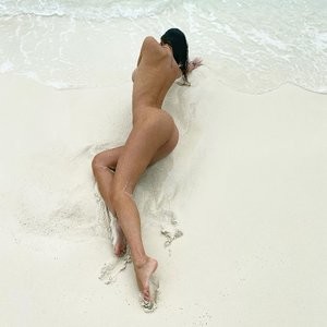 Naked Celebrity Valentina Fradegrada 007 pic