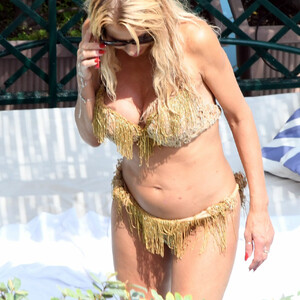 Valeria Marini Enjoys a Sunny Day in Ischia (44 Photos) - Leaked Nudes