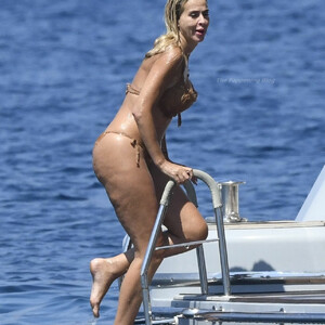 Celebrity Nude Pic Valeria Marini 027 pic