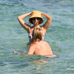 nude celebrities Vanessa Hudgens 008 pic