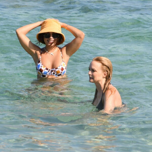 Nude Celebrity Picture Vanessa Hudgens 009 pic