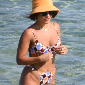 Free Nude Celeb Vanessa Hudgens 016 pic