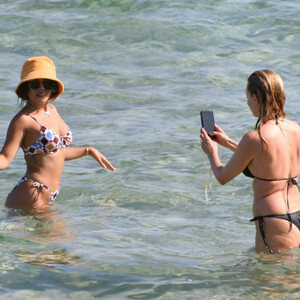 celeb nude Vanessa Hudgens 047 pic