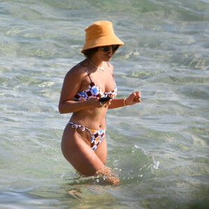 nude celebrities Vanessa Hudgens 057 pic
