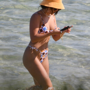 Nude Celeb Pic Vanessa Hudgens 060 pic