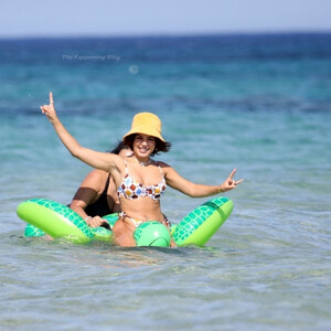 Nude Celebrity Picture Vanessa Hudgens 067 pic