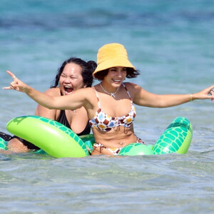 celeb nude Vanessa Hudgens 071 pic