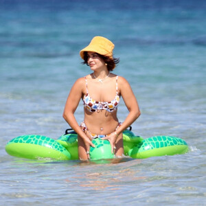 Real Celebrity Nude Vanessa Hudgens 074 pic