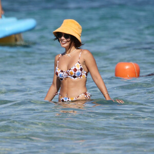 Celebrity Naked Vanessa Hudgens 079 pic