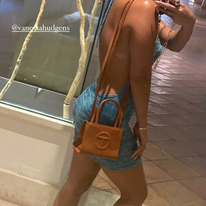 nude celebrities Vanessa Hudgens 006 pic