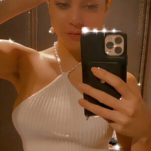 Celeb Naked Vanessa Hudgens 007 pic