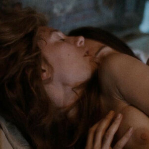 Free nude Celebrity Vanessa Kirby 004 pic