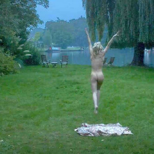 Celebrity Nude Pic Vanessa Kirby 007 pic