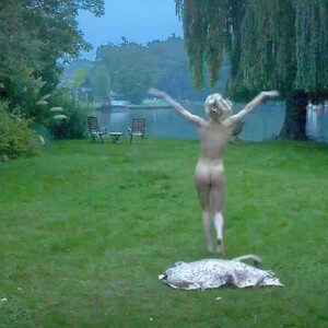 Nude Celebrity Picture Vanessa Kirby 010 pic